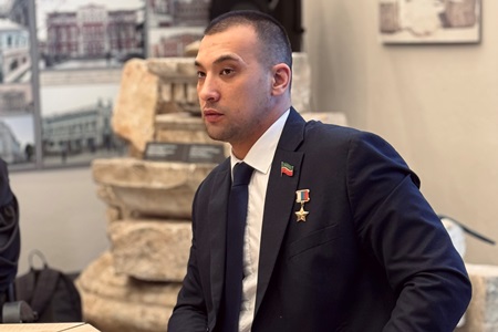 В преддверии Дня защитника Отечества в КГАСУ прошла встреча Героя России Расима Баксикова со студентами