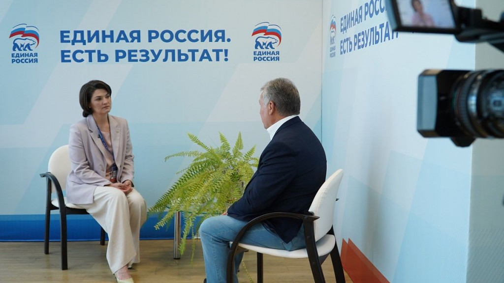 Александр Романенко рассказал о развитии алтайских сел на форуме сибирских единороссов Фото №1