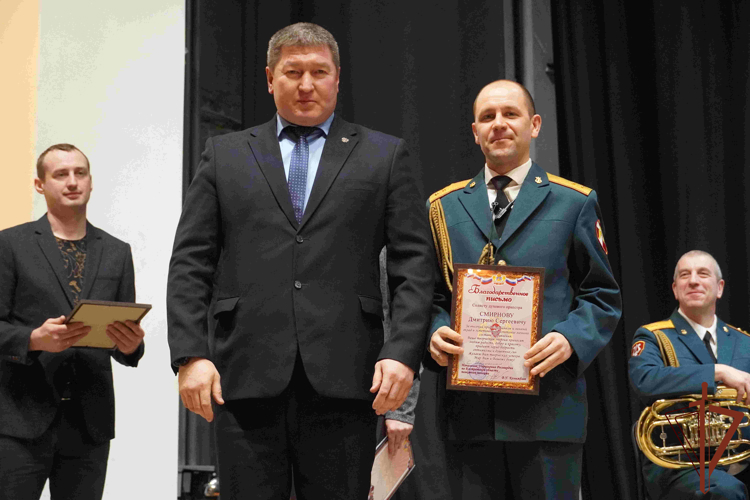 Военный оркестр Росгвардии выступил в Костроме для участников СВО и их семей 