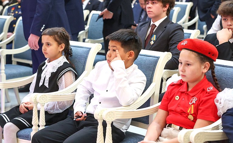 В Совете Федерации состоялась XII церемония награждения детей и подростков, проявивших личное мужество в экстремальных ситуациях