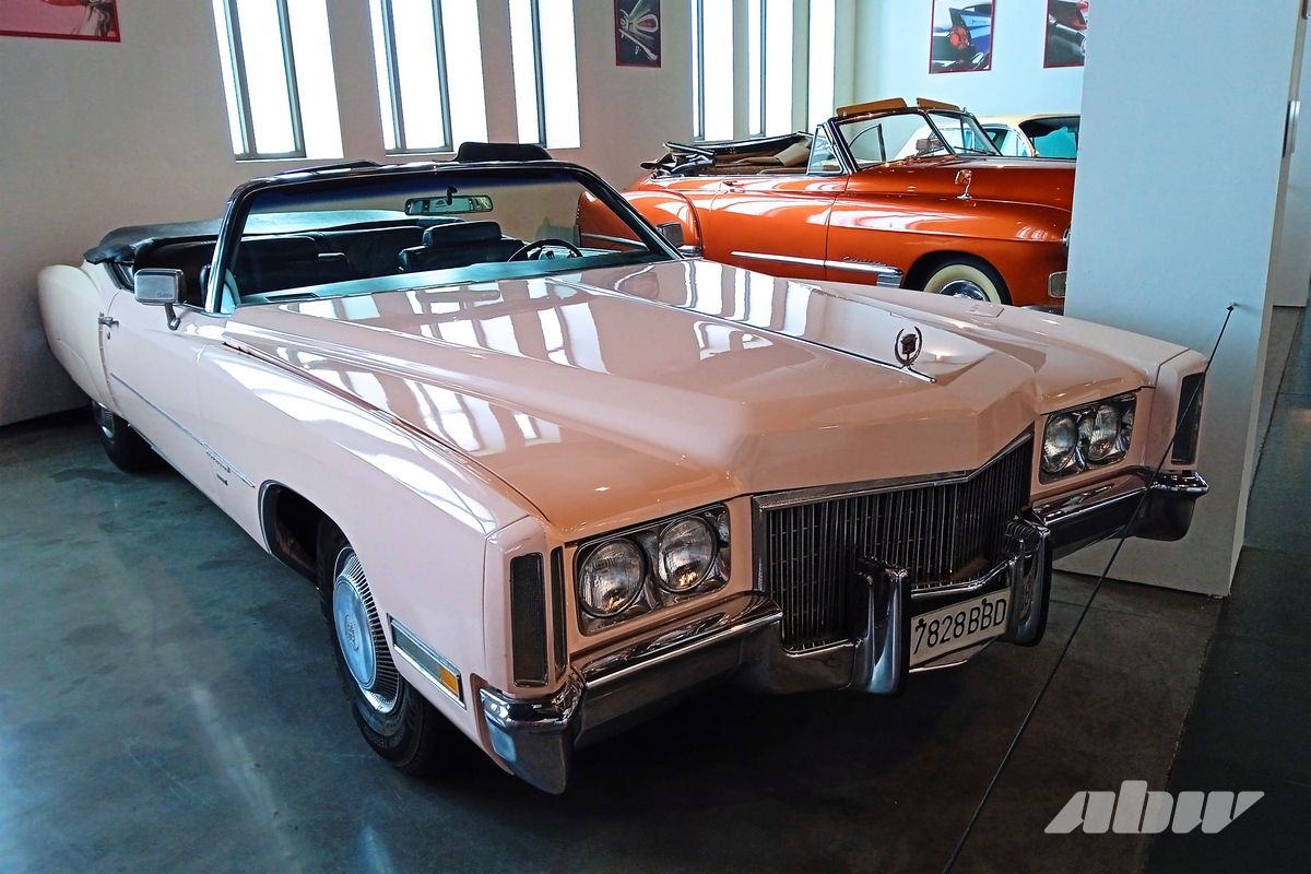 Стиль, мода и ретроавтомобили музея в испанской Малаге: часть вторая