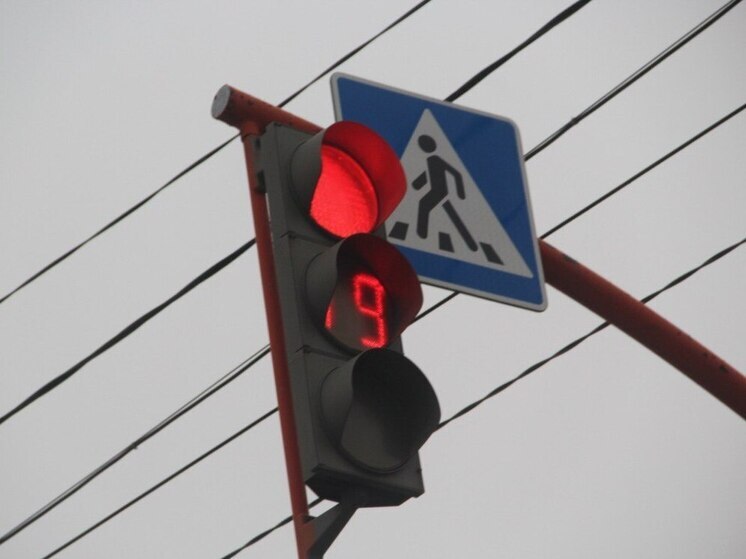 Грузовик насмерть сбил пешехода на Змеиногорском тракте в Барнауле