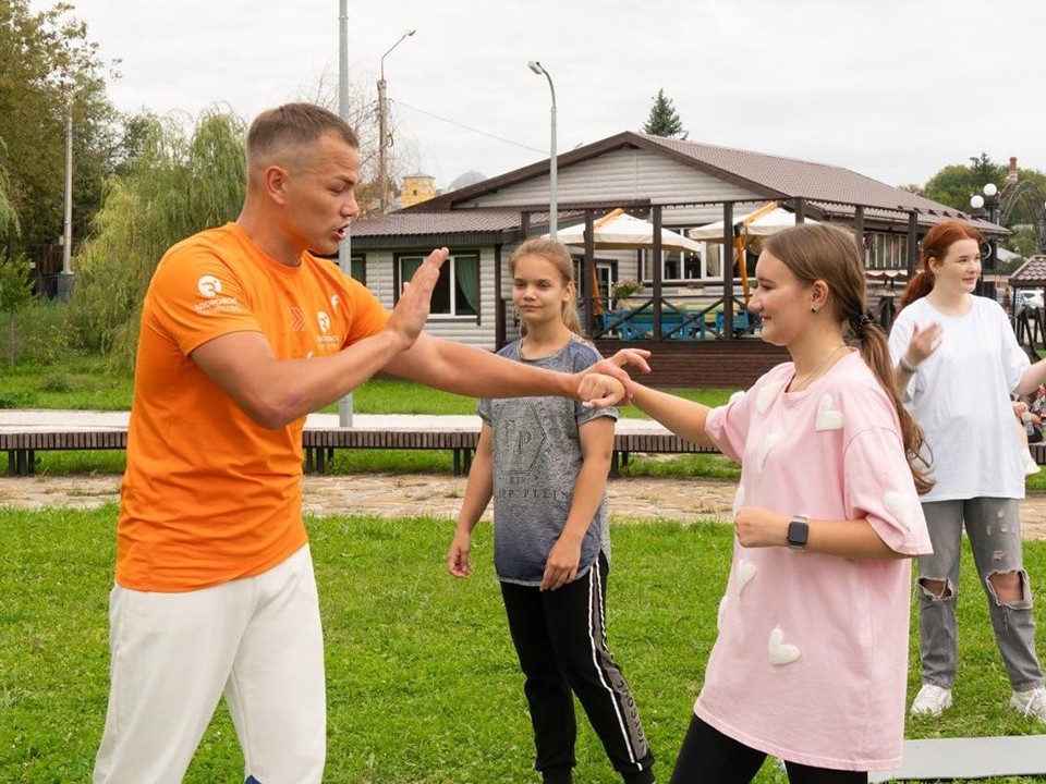 Спортсмен Федор Чудинов провел для молодежи тренировку по боксу