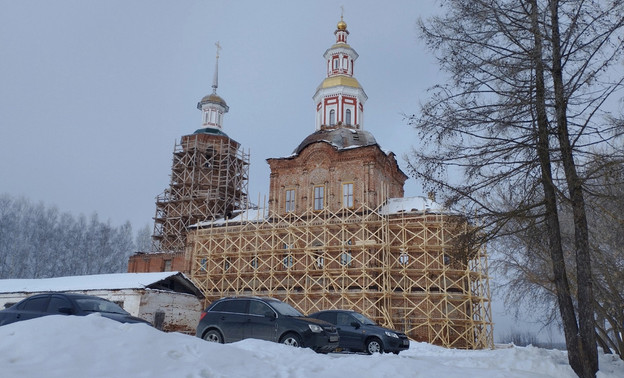 В Истобенске начинают второй сезон восстановления Никольского храма