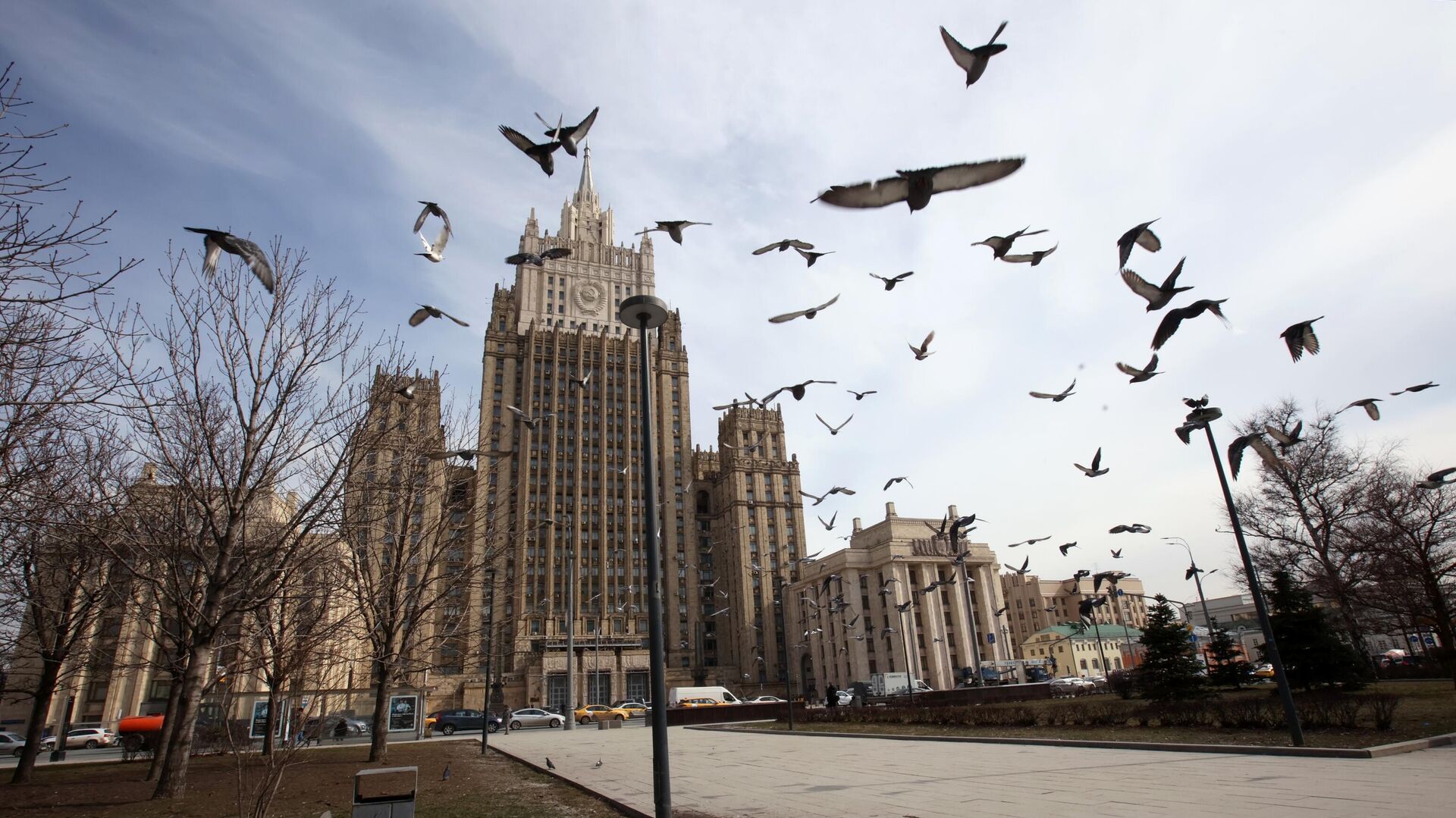 здание иностранных дел в москве