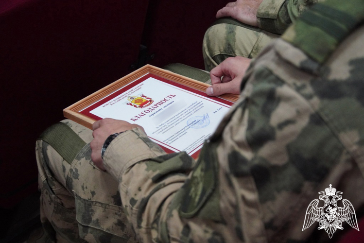 Сотрудники и ветераны ОМОН Росгвардии отмечают профессиональный праздник