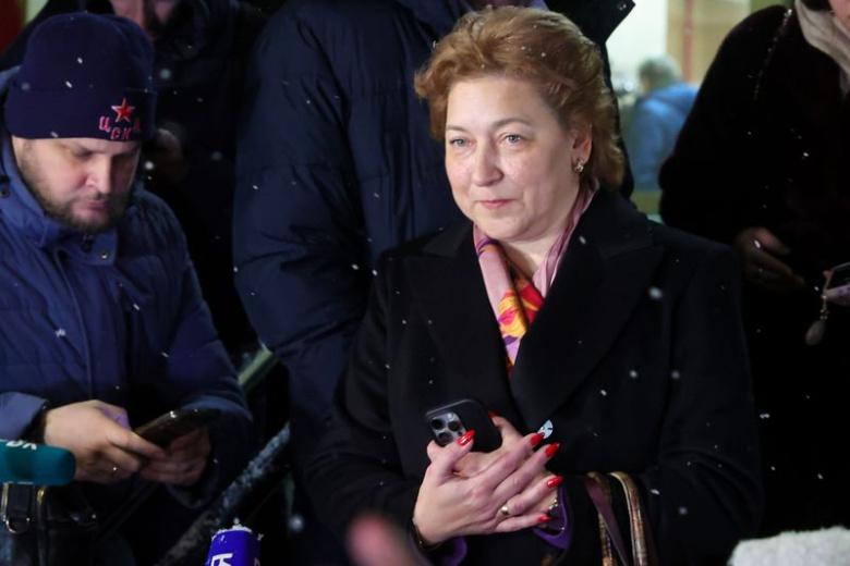 Адвокат ответила, как будет принято решение о дате заезда Лурье в квартиру