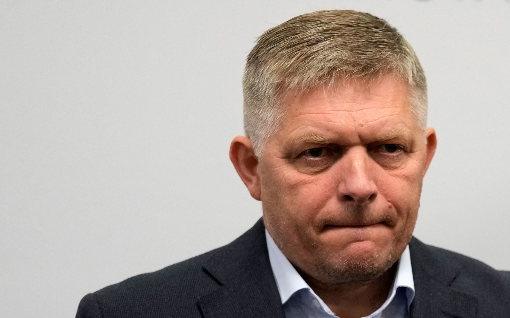 Фицо потребует прекратить поставки электричества на Украину