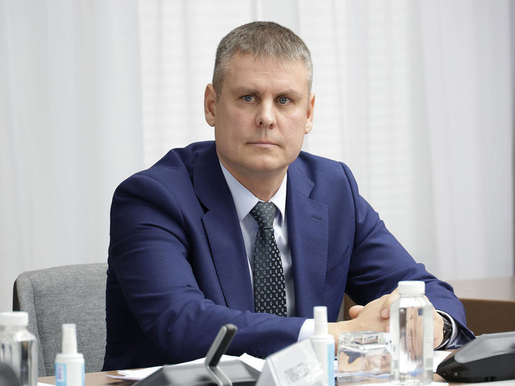 В Тульской области глава района Пиший помог пассажирам сломавшегося автобуса