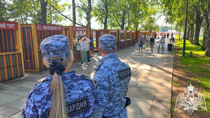 Новгородские росгвардейцы обеспечили безопасность во время проведения мероприятий, посвященных Дню ВМФ