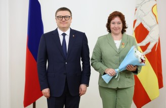 Алексей Текслер вручил государственные и региональные награды южноуральцам. Автор фото - Наиль Фаттахов 