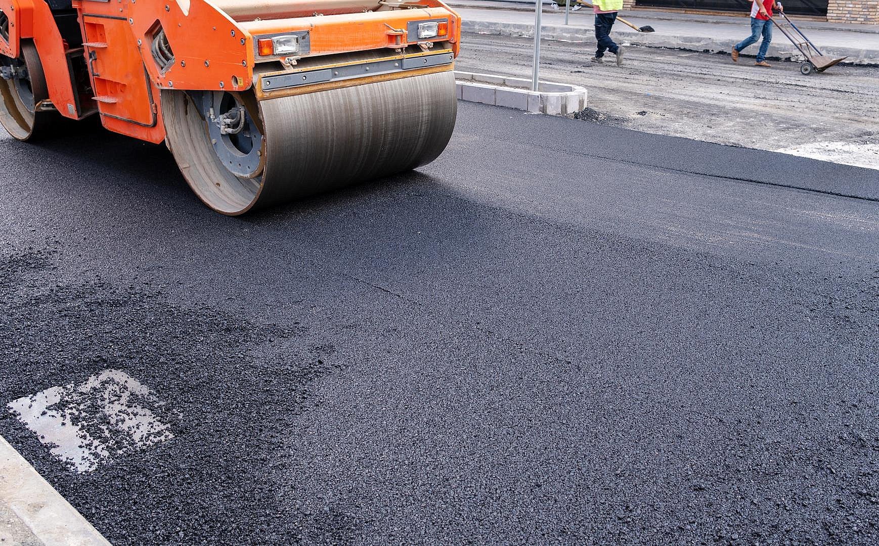 ямочный ремонт. асфальт квадратиками. 1 м2 асфальта. новый асфальт. квадрат на асфальте.