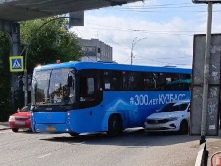 Паз кузбасс 2013. Маз 206 обнинск. Автобус 120 березовский кемерово нефаз. Автобус 120 березовский кемерово нефаз. 120 автобус кемерово благодатный.