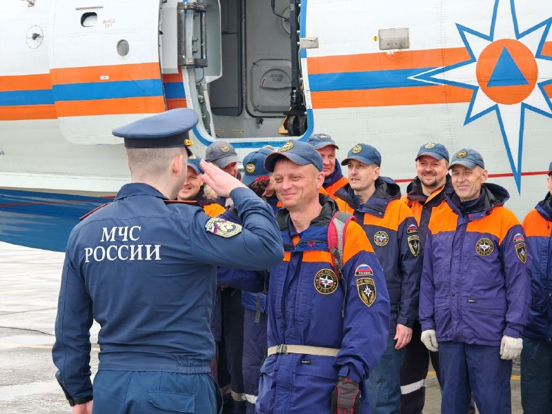 В Якутск на самолёте-амфибии прибыли хабаровские спасатели