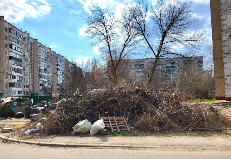 Страстная пятница для «управляшек»: ГЖИ выписала 12 крупных штрафов за мусор на мусорках 