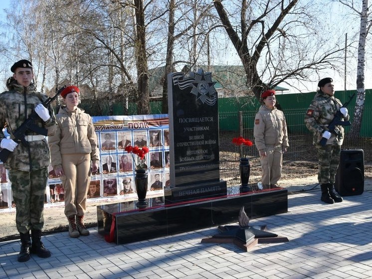 В селе Ярковского района открыли памятник ветеранам Великой отечественной войны и труженикам тыла