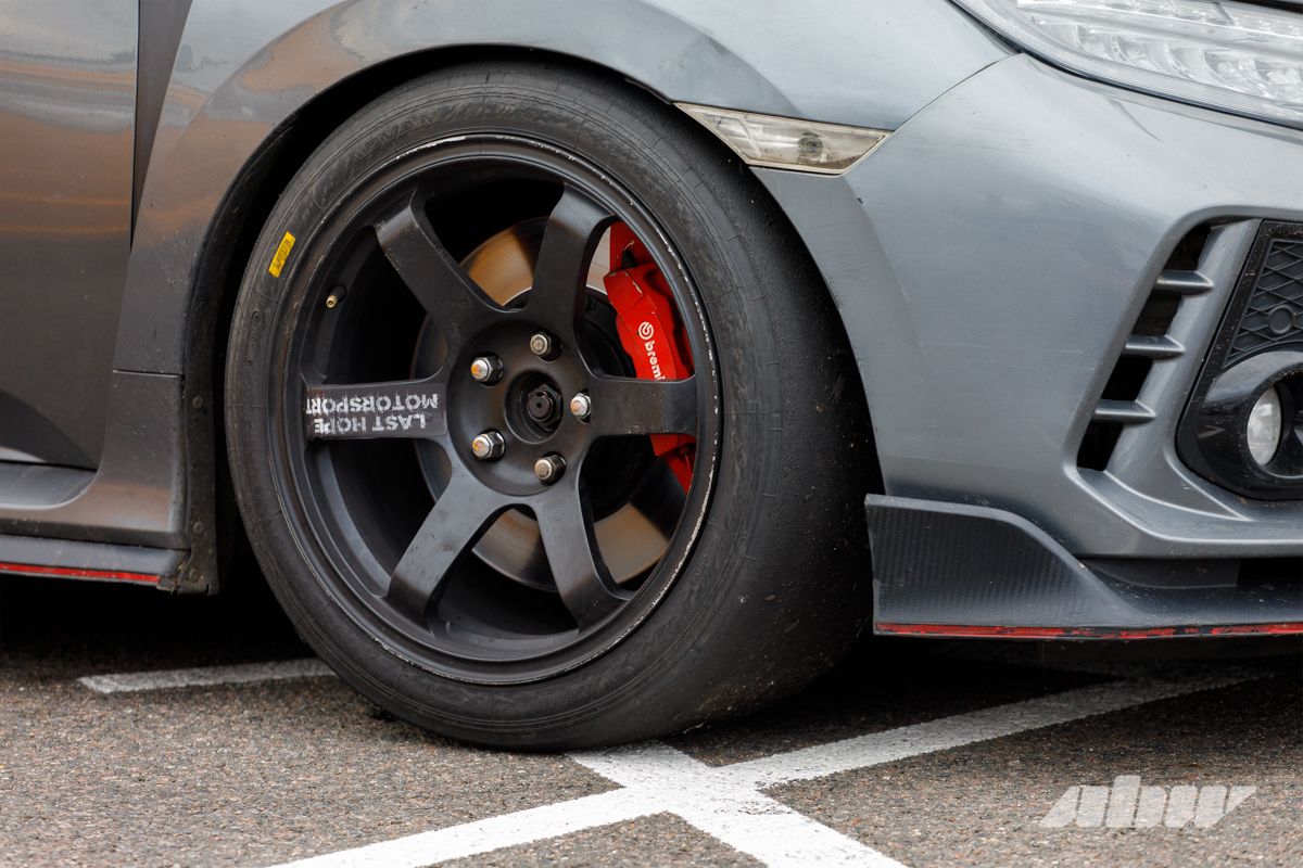 Кто на Boxster, кто на Corvette: смотрите, какие авто приехали на трек-день под Минском