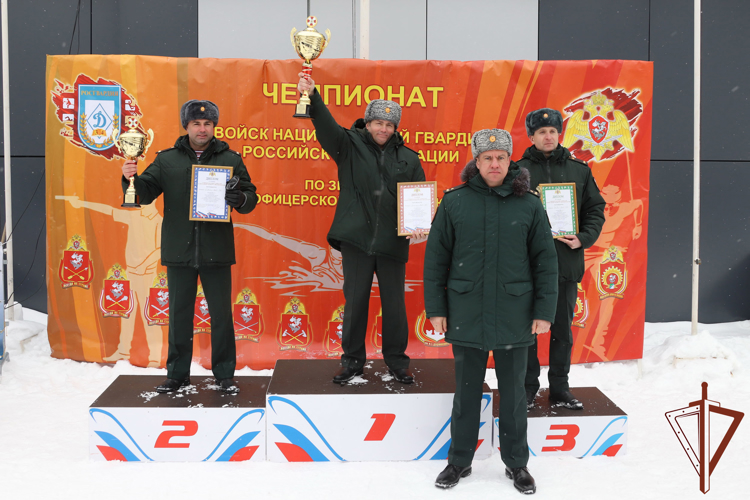 В Новосибирске определились победители чемпионата Росгвардии по зимнему офицерскому троеборью