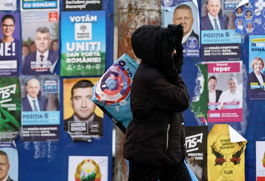 Румынские горки: как избиратели потрепали «системные партии» | ФОТО Robert GHEMENT/EPA/ТАСС