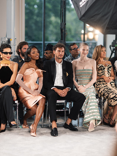Фарида Кхелфа, Райан Дестини, Купер Кох и Хантер Шафер на показе Schiaparelli