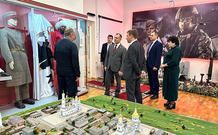 Игорь Мурог посетил новую детскую школу искусств в Рязанской области