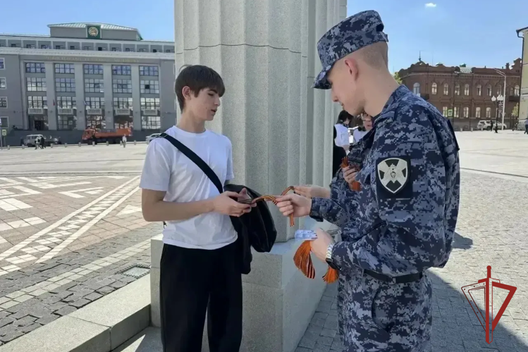 В Башкортостане сотрудники вневедомственной охраны Росгвардии приняли участие в патриотической акции «Георгиевская лента»