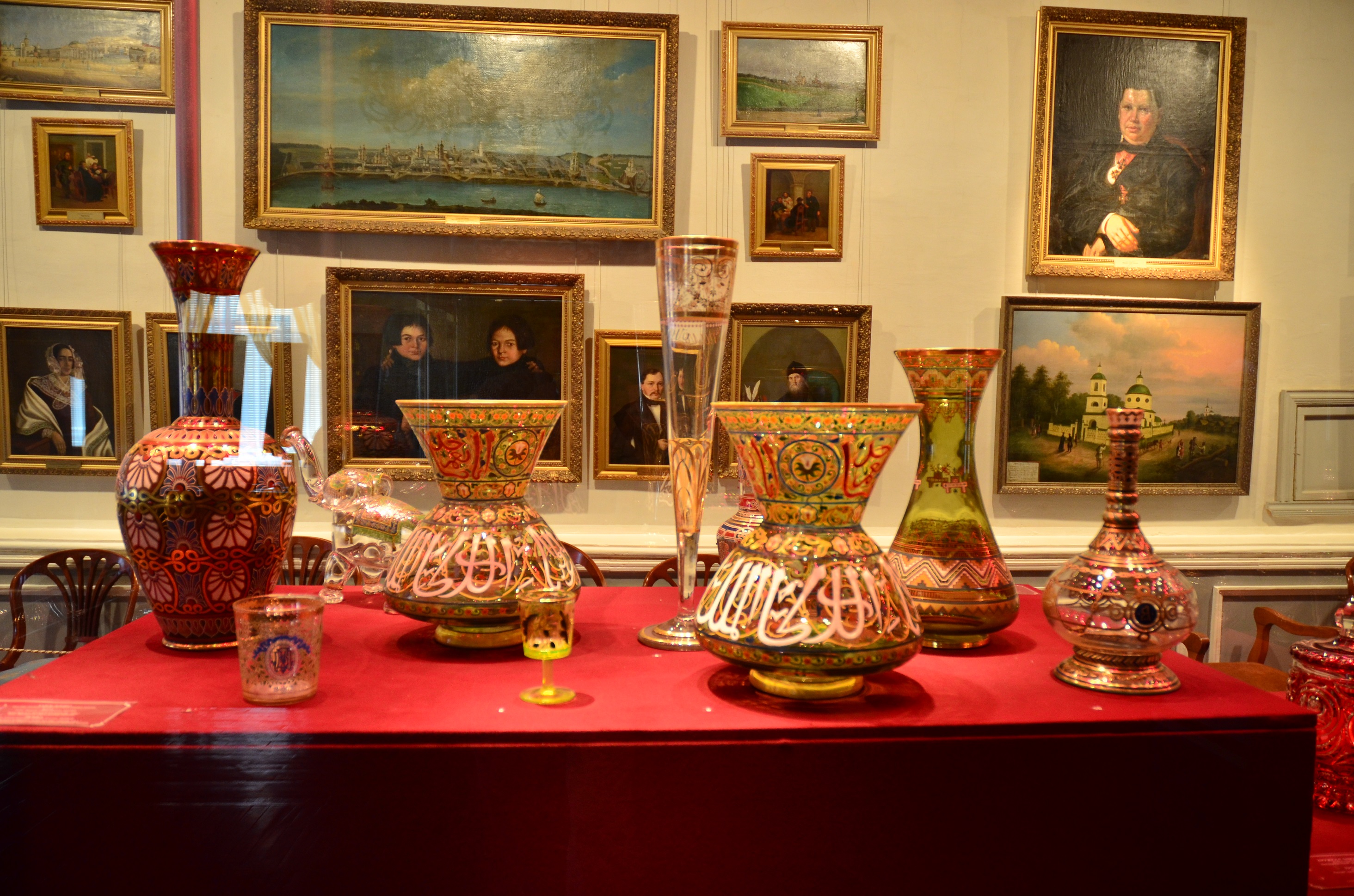 Картинная экспозиция. Краеведческий музей домодедово. М. Краеведческий музей кинешма. Серпуховский художественно-исторический музей.