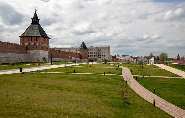 Благоустройство пространств, расселение аварийных домов, обновление общественного транспорта: как формируется городская среда в Туле