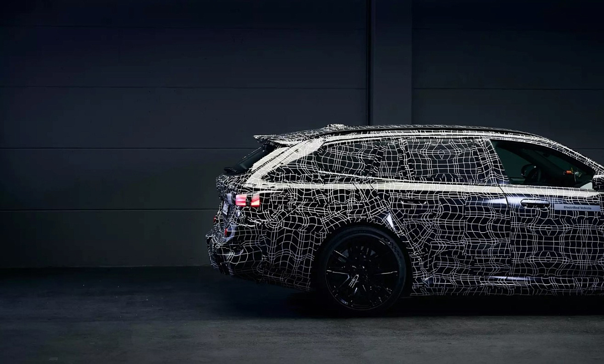 BMW M5 нового поколения сможет ездить на электричестве