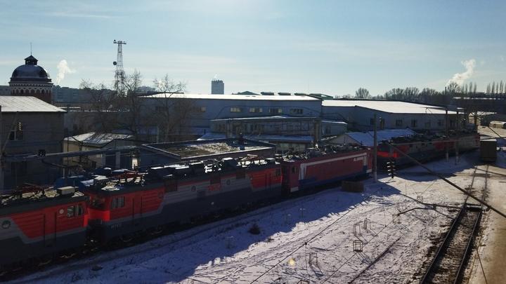 Станция тарханы саратовская. Пригородный. Пригородный поезд.