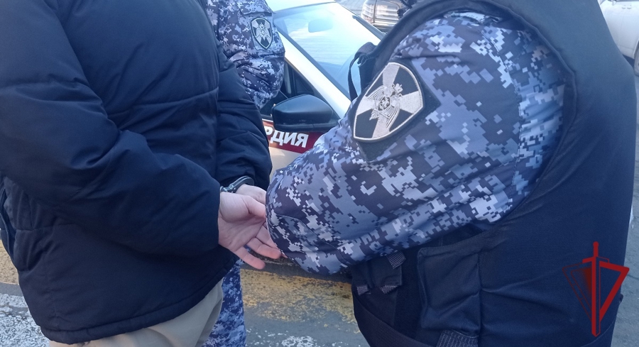Во Владивостоке росгвардейцы задержали подозреваемого в совершении разбойного нападения 