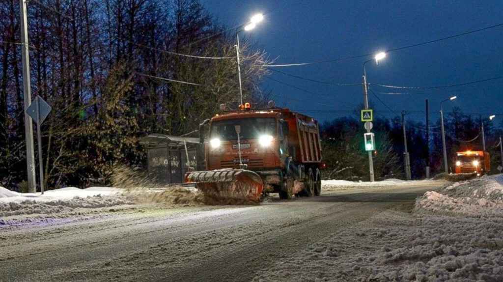 В Брянске снегоуборочная страда началась в частном секторе