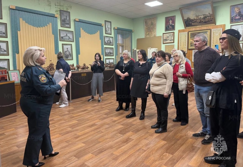 В преддверии 35-летия МЧС России в Музее пожарной г. Москвы охраны почтили память героев