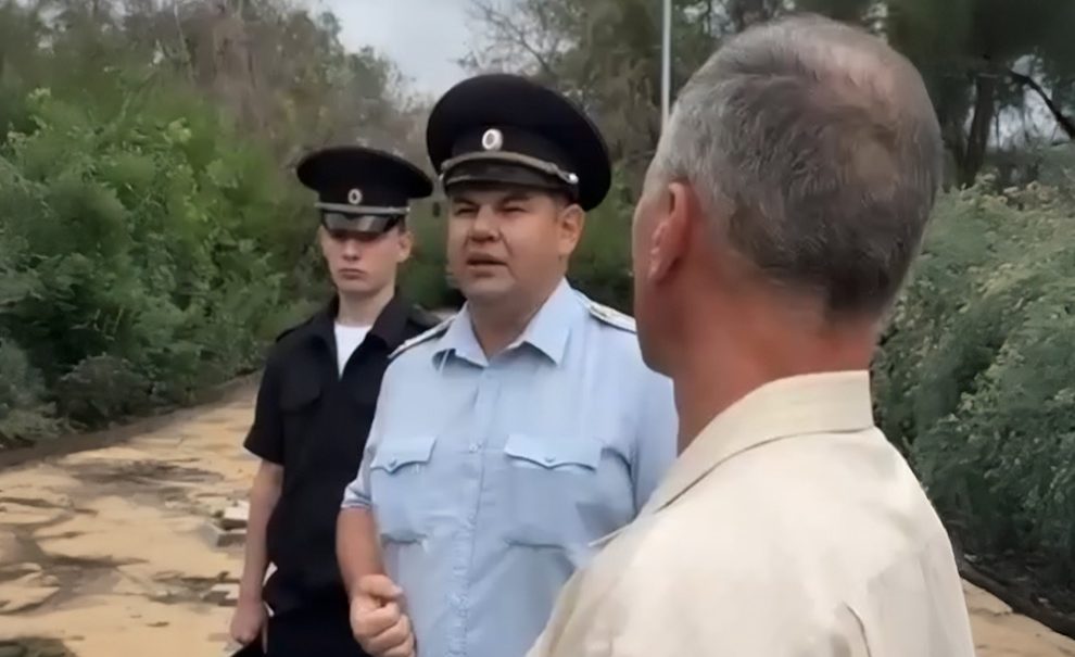 «Будет необходимость, я вас всех расстреляю»: в Саратове полицейский угрожал убийством экологическим активистам 