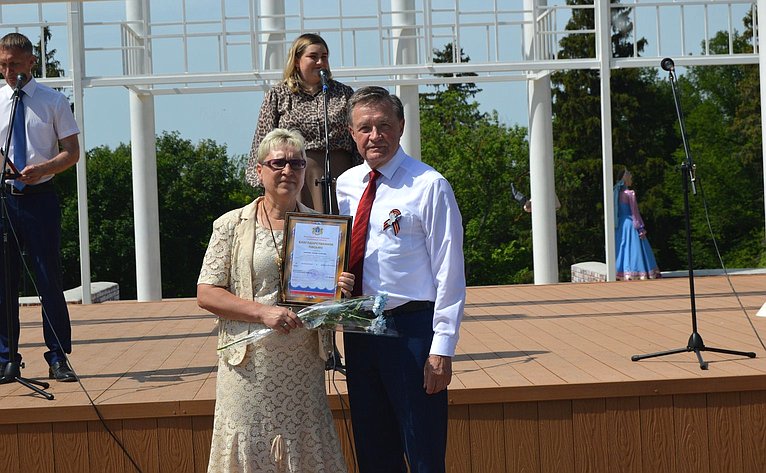 Сергей Рябухин в ходе поездки в регион принял участие в 57-м Всероссийском Пушкинском празднике поэзии в с. Языково Карсунского района