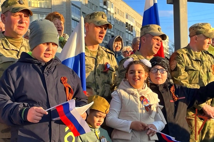 Зеленогорские военнослужащие Росгвардии приняли участие в акции «Хор отцов и детей»