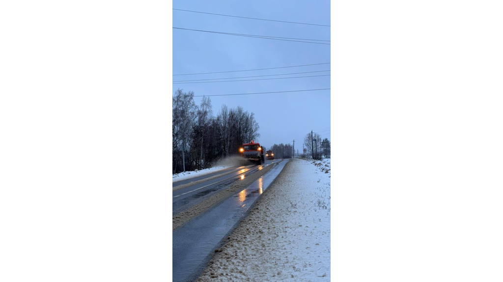 В Климовском районе идут работы по очистке от снега дорог