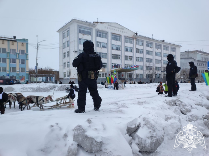 В Воркуте сотрудники ОМОН «Арктика» обеспечивают безопасность Праздника Севера