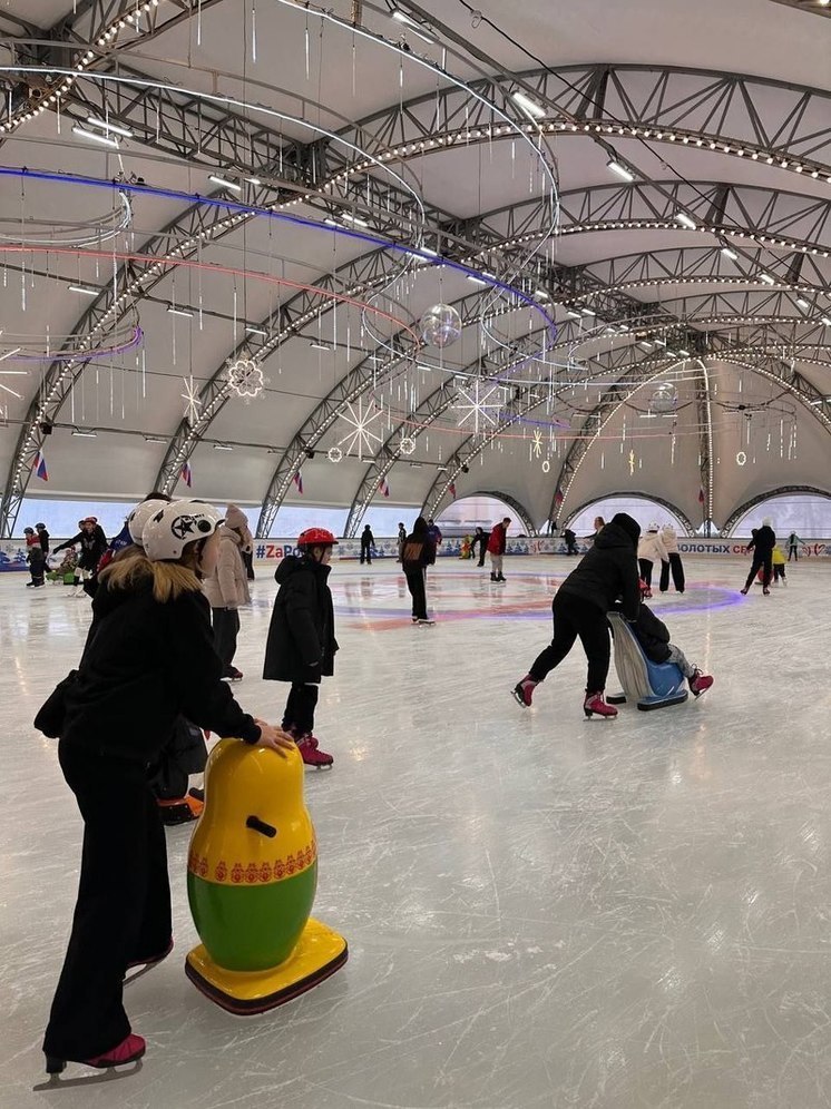 Ледовый каток в центре Ставрополя в первые дни открытия посетили 1,8 тыс. горожан