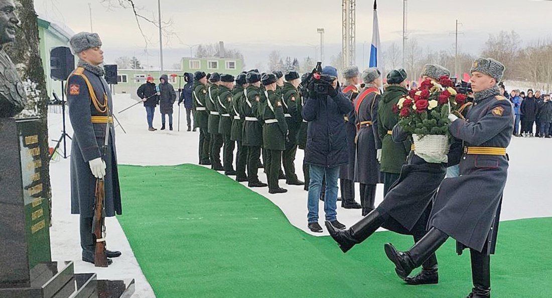 Памятник именитому верховажскому спортсмену Анатолию Алябьеву открыли под Санкт-Петербургом