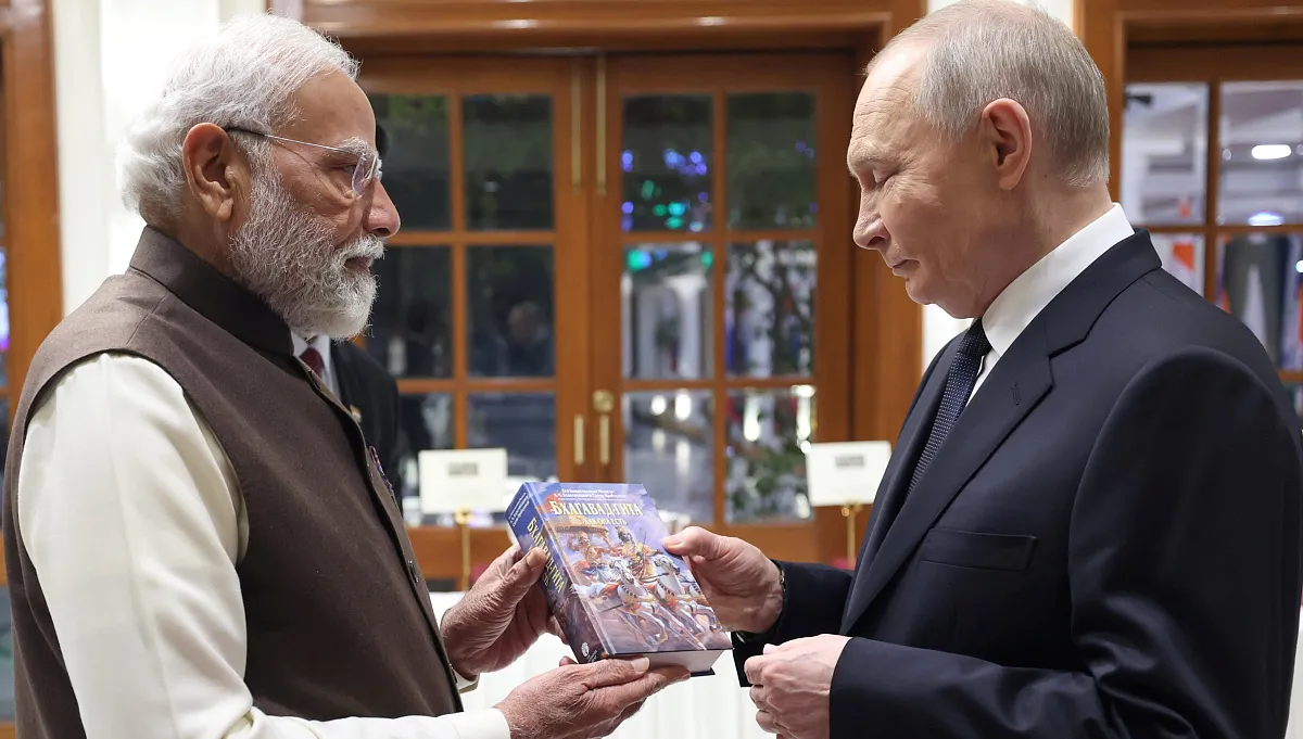 Путин получил «Бхагавад-гиту» от лидера Индии: что это значит