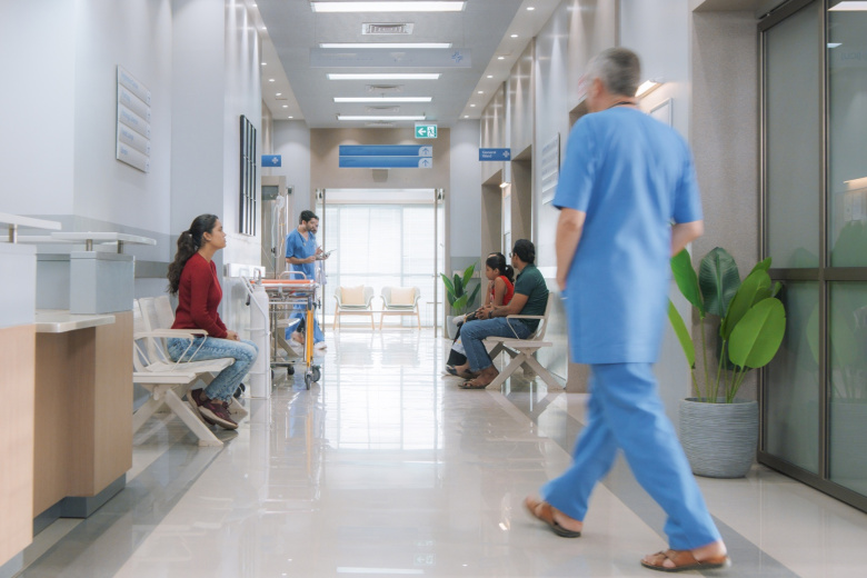 «С юмором и без пафоса»: главврача обвинили в изнасиловании коллеги