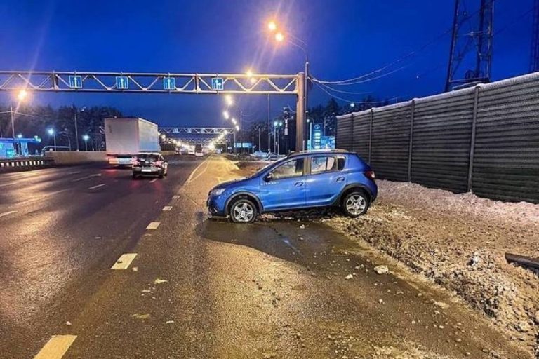 Женщина-водитель спровоцировала ДТП на М-10 под Тверью