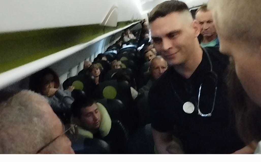 Москва с самолета. Пассажир посадил самолет вместо пилота. Задержка рейса. Недовольные пассажиры самолета. Самолет с мертвыми пассажирами.