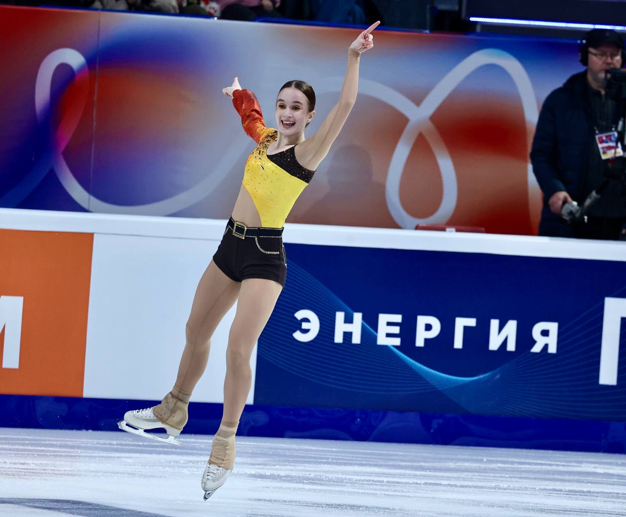Идеальные фото российских фигуристок: стартовал Гран-при «Звезды Магнитки»