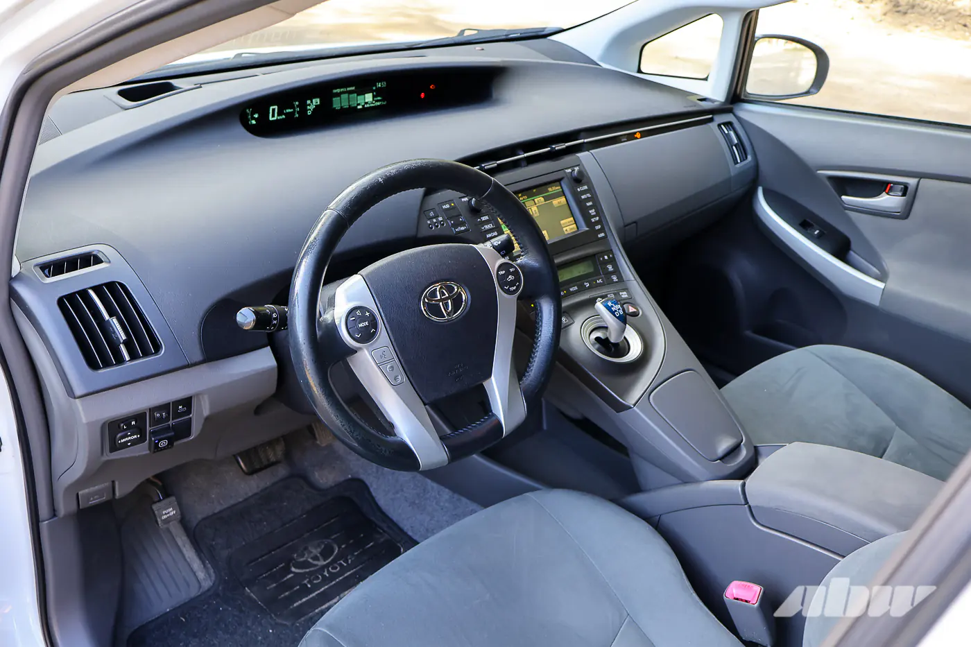 Вайб и экономия: секонд-тест Toyota Prius XW30 с пропановым ГБО