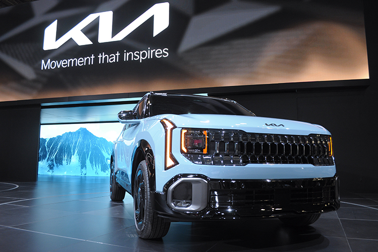 Почти 75% новых Kia, реализованных на республиканском рынке за минувшие три месяца, пришлось на компактный кроссовер Kia Seltos, который укладывается в «проходные» 160 л. с. для льготного утильсбора и в 95% случаев поставляется в Россию из Китая