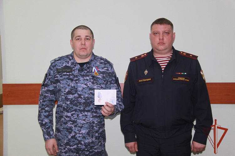 В Новосибирске Железнодорожный отдел вневедомственной охраны Росгвардии отметил 65-летие со дня образования 