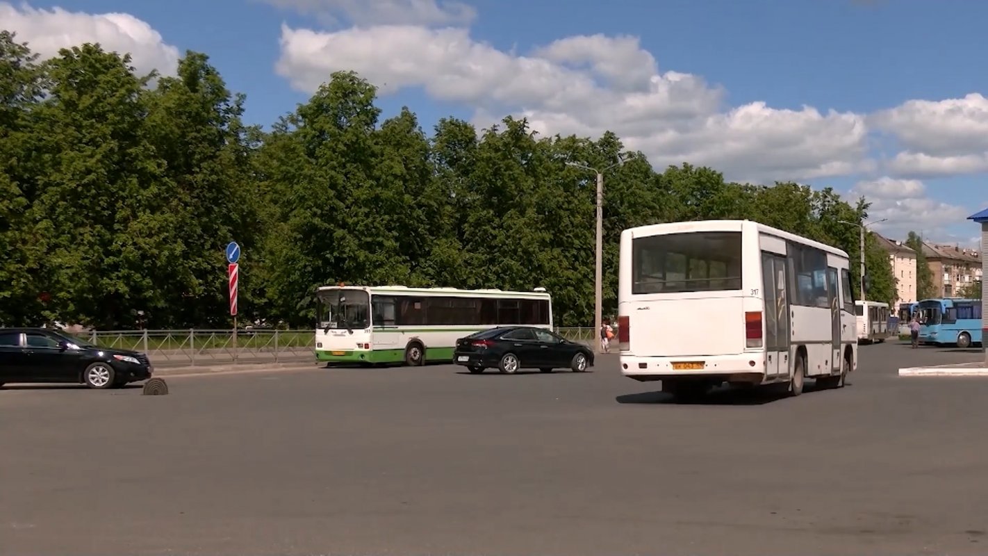 Автобус до никольского. Автобусы Кострома. Автобусы Никольское Казань. Кострома пассажиры ждут автобус. 019 Автобус.