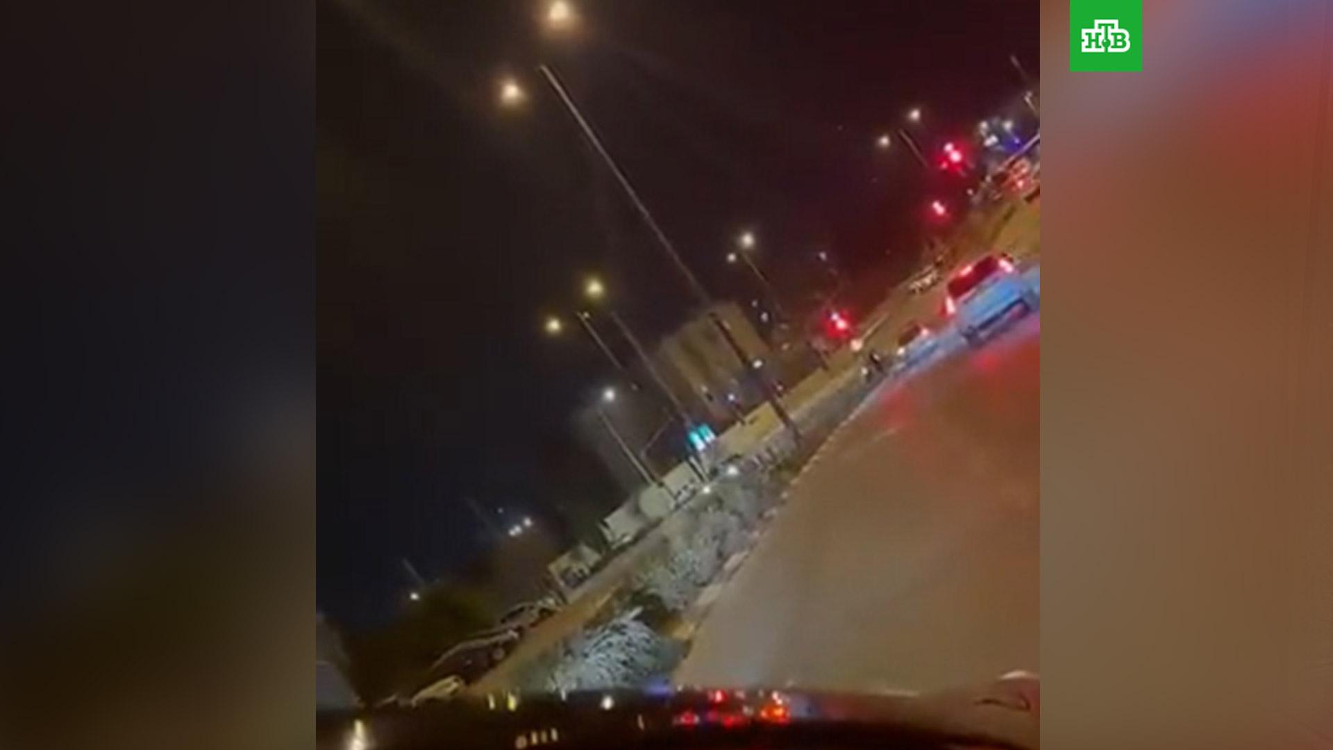 Видео где террористы расстреливают людей в крокусе. Перестрелка между полицией и террористами.